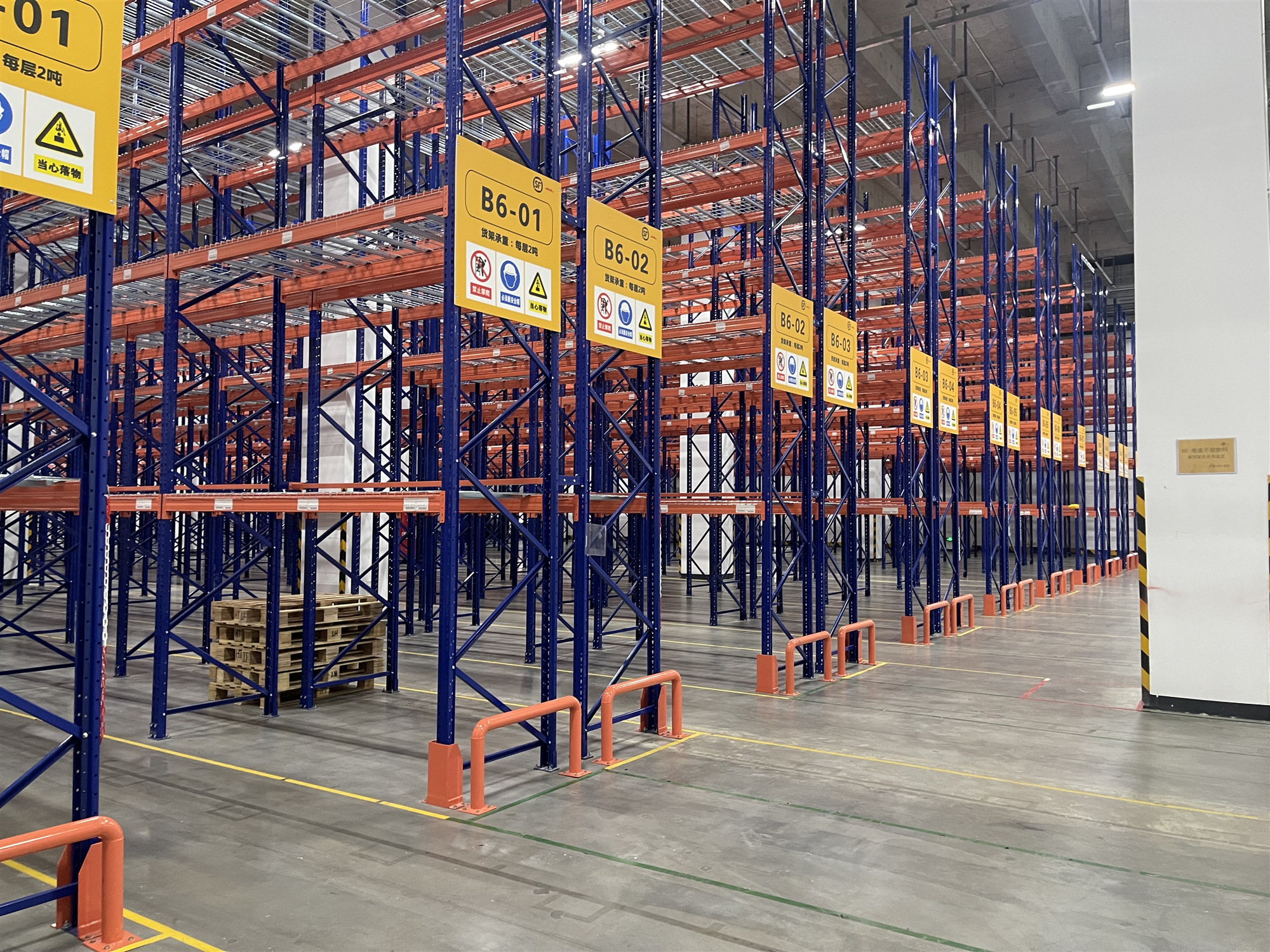 Sistem Penyimpanan Rak Palet Ganda Dalam untuk Gudang, Akses Forklift, Rak Ganda Dalam dengan Kepadatan Tinggi