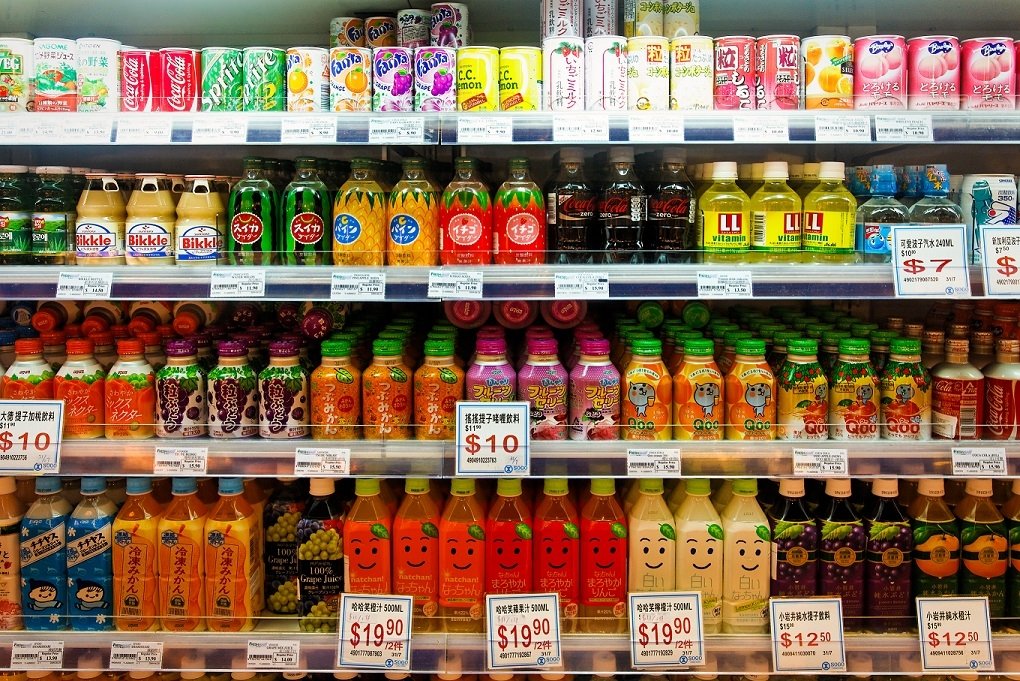 Lemari Es Minuman, Rak Miring dan Aliran Gravitasi, Rak Rol Gravitasi, Rak Geser