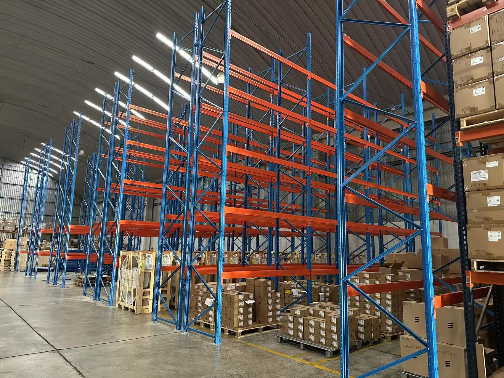 Rak Penyimpanan Palet Logam Tugas Berat Mracking 1000kg/2000kg/3000kg Per Lapisan Rak Palet Industri