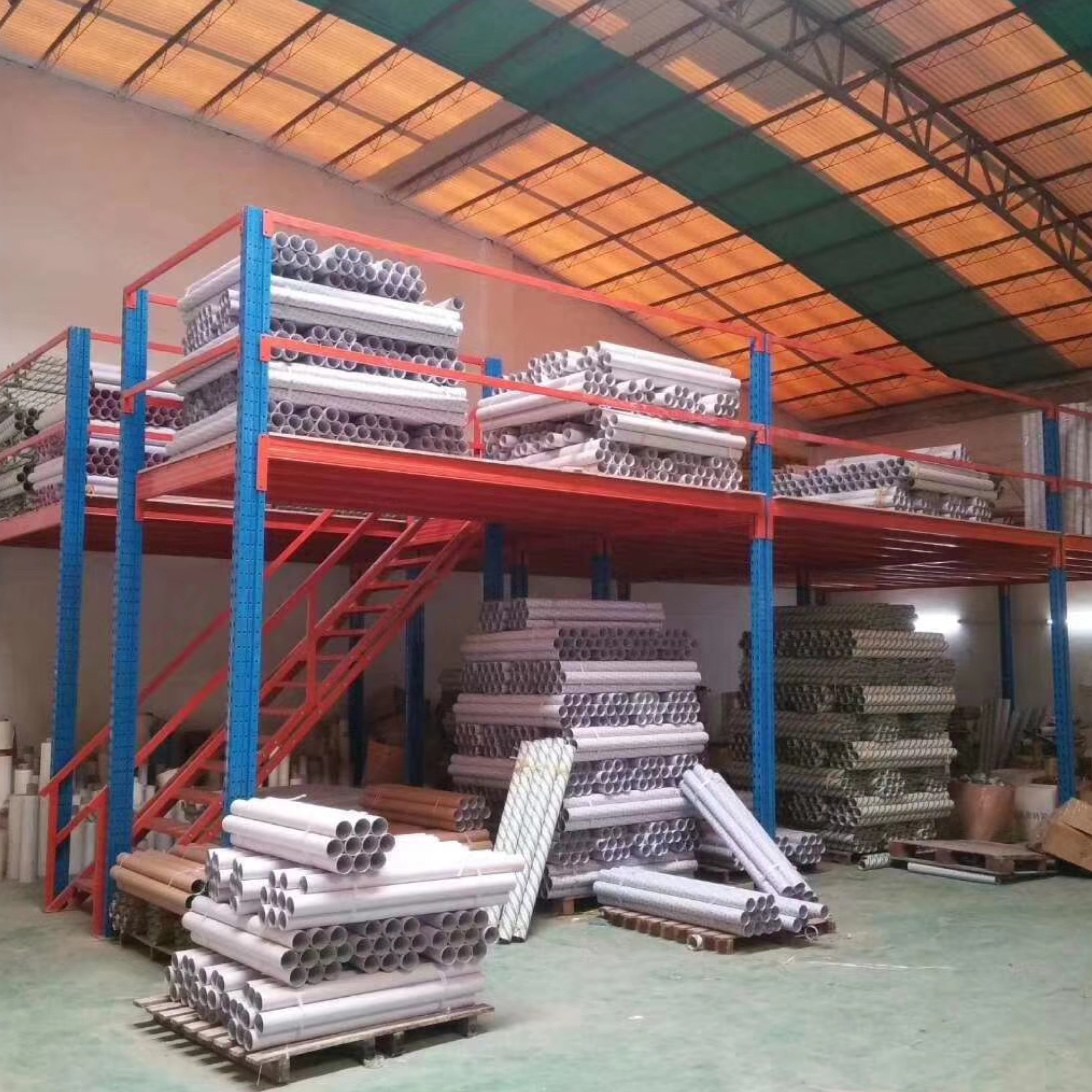 Rak Mezzanine dengan Luas Area Tertutup Memenuhi Kebutuhan Penyimpanan Barang Curah Sepenuhnya
