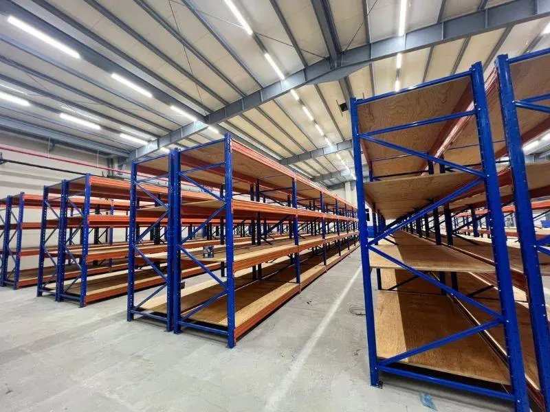 Sistem rak pergudangan ritel dan e-commerce