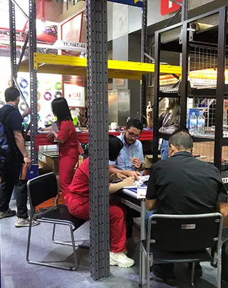 Diskusi Proyek Gudang Global 6
