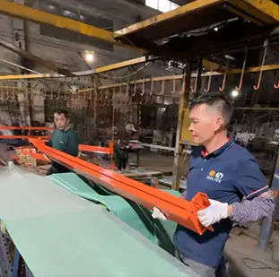Proses manufaktur di pabrik