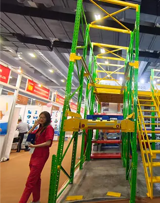 Kunjungan Tim Pembeli B2B ke Stan Guangzhou Heda Shelves Co., Ltd.
