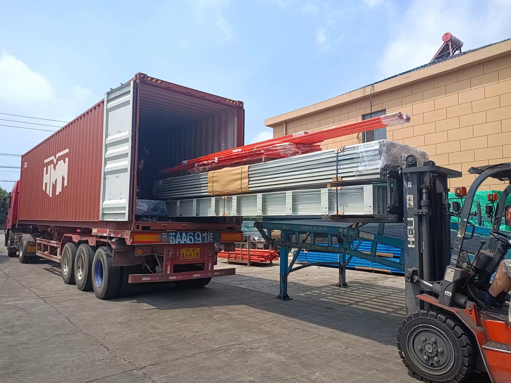 Proses Pemuatan Logistik