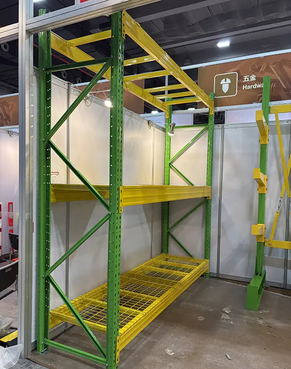 Pertemuan Manufaktur Rak Pergudangan Modern