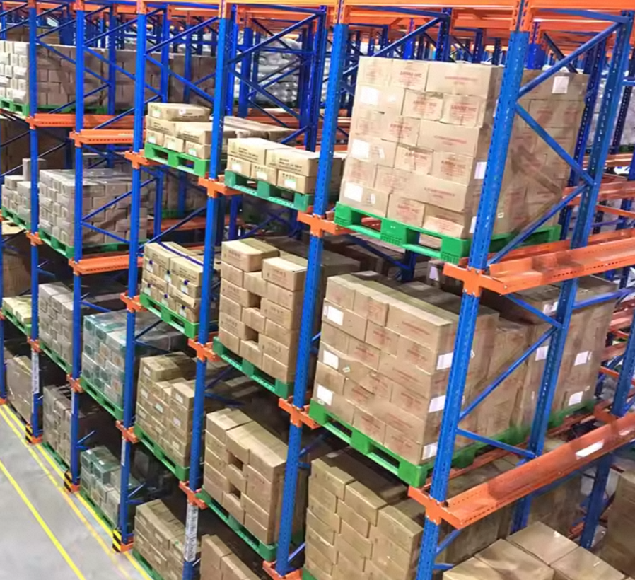 Sistem Alur Palet Drive-In yang Dapat Disesuaikan dengan Pemanfaatan Ruang 100% dan Pagar Pengaman Logam 5 Lapis untuk Gudang, Dipotong dengan Laser